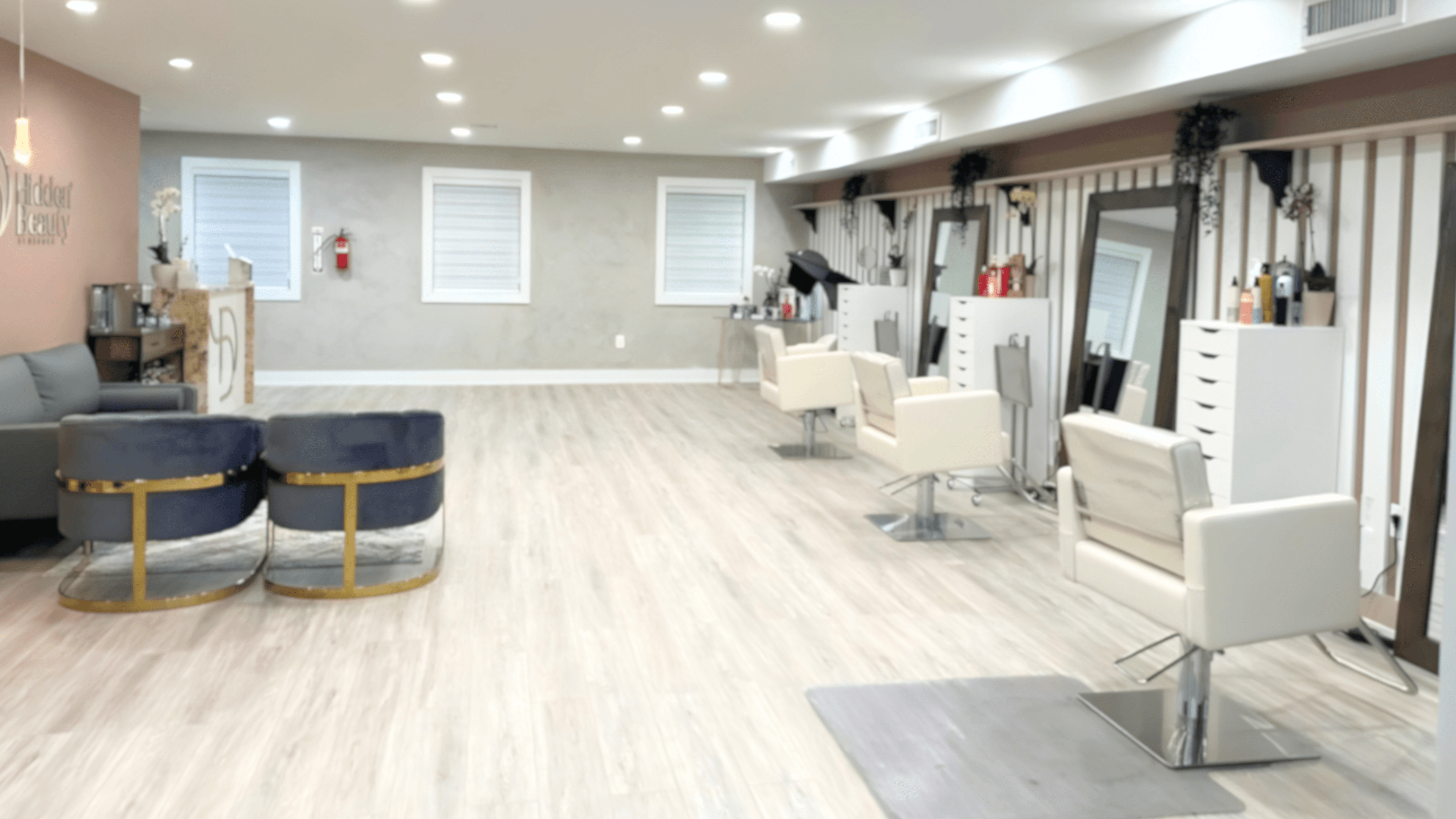 Salon lobby